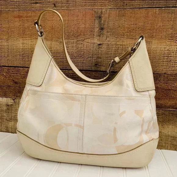 Coach Hamptons Hobo Signature Purse - Picture 2 of 6